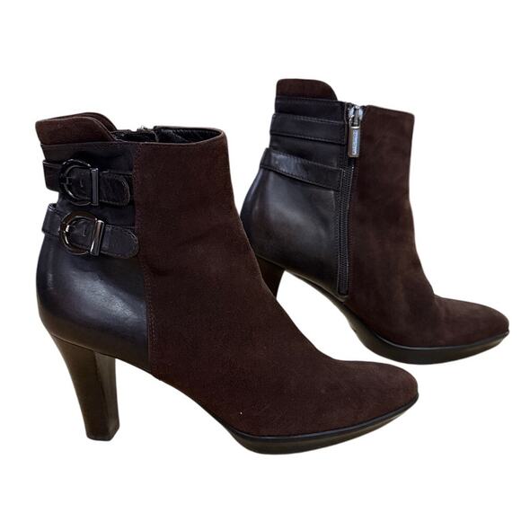AQUATALIA BY MARVIN K. BROWN SUEDE AND LEATHER DOUBLE BUCKLE HEELED BOOTIES 6.5 - Picture 1 of 8
